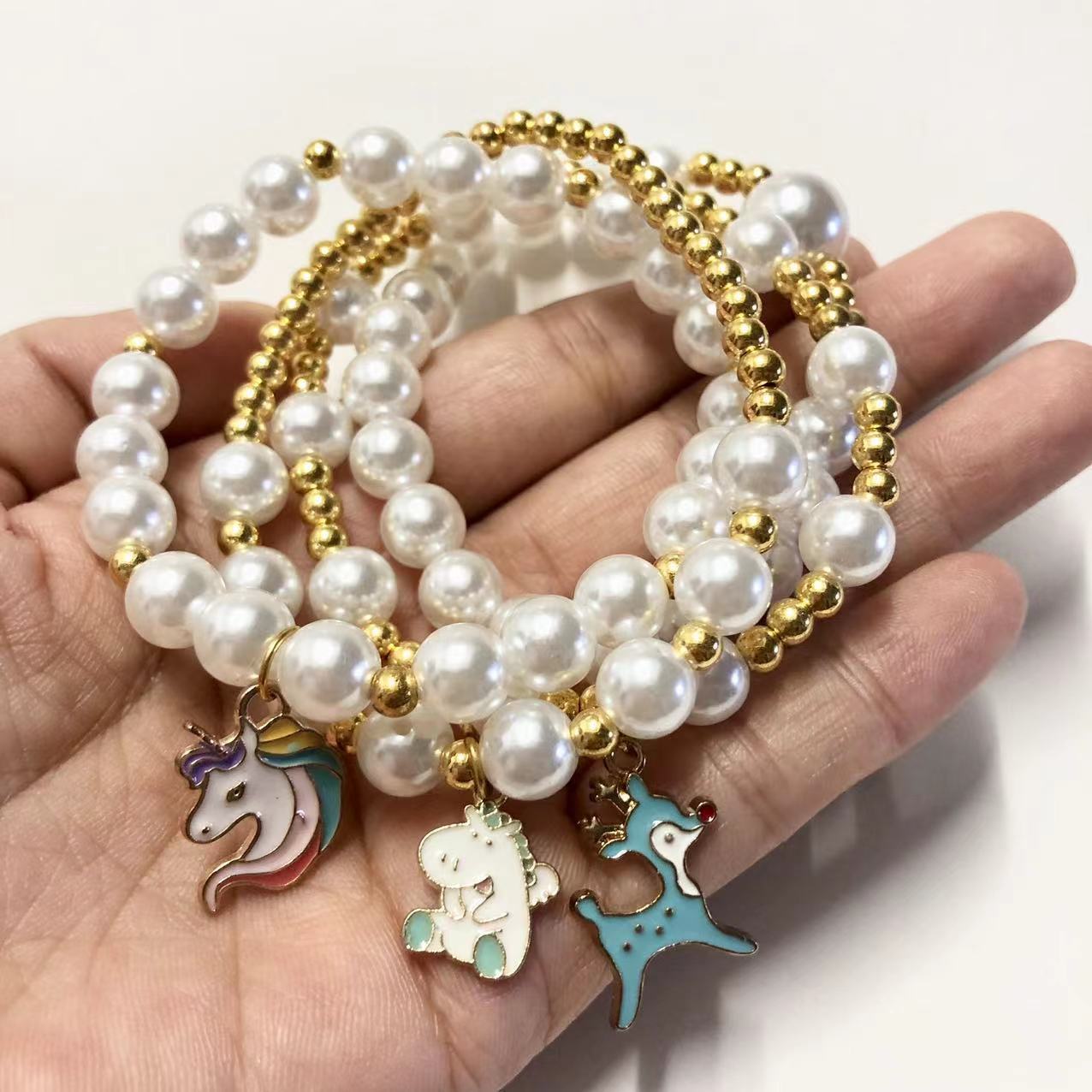 Beaded Elk Pendant Bracelet