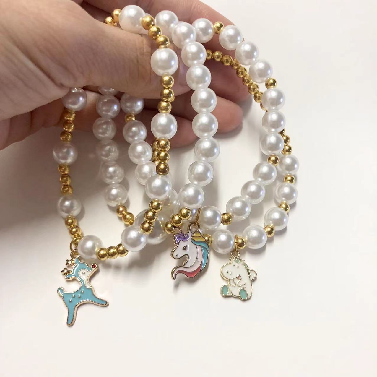 Beaded Elk Pendant Bracelet